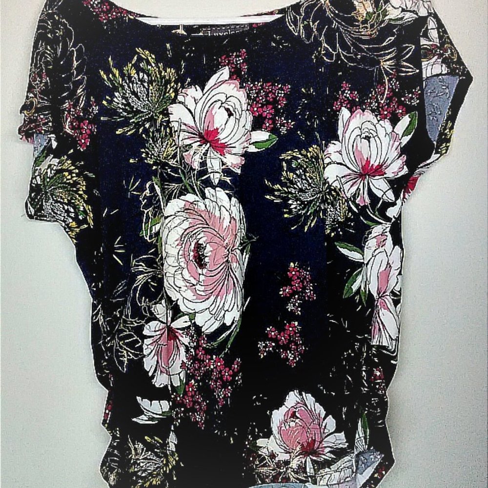 Luxology Navy Blue Floral Top Medium